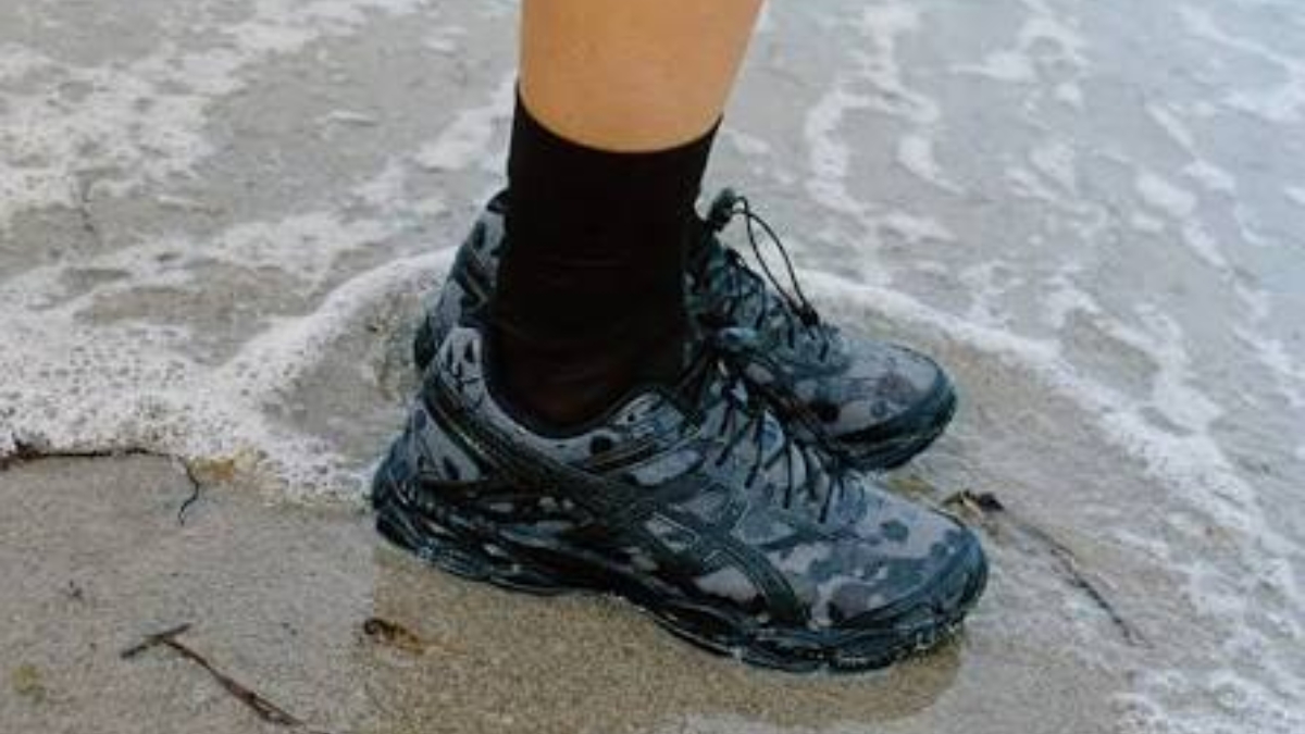 Điểm danh 10 mẫu sneaker đen dành cho phái đẹp