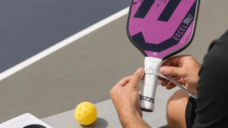 Chọn cán quấn vợt pickleball phù hợp tại Sneaker Daily với nhiều mẫu mã và chất liệu đa dạng