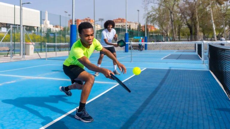 cú đánh ngắn trong pickleball giúp bạn làm chủ trận đấu