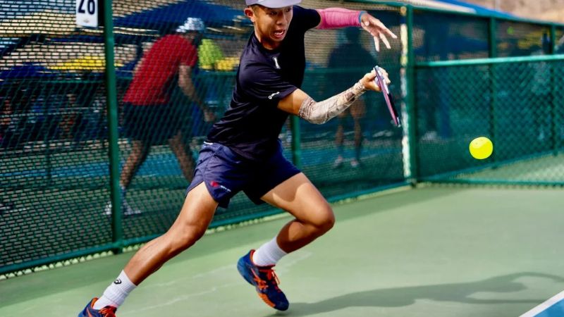 Kỹ thuật xoáy cắt là một trong những cú đánh ngắn trong pickleball giúp bạn làm chủ trận đấu