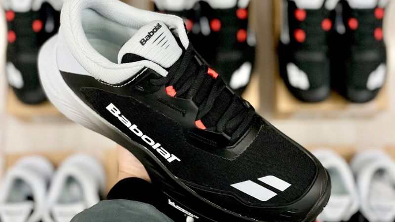 Babolat SFX 4 cung cấp độ bám ổn định trên nhiều loại mặt sân khác nhau