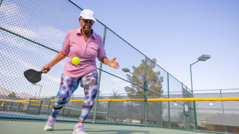 Một số đặc thù chuyển động khi chơi pickleball có thể làm gia tăng áp lực lên tim