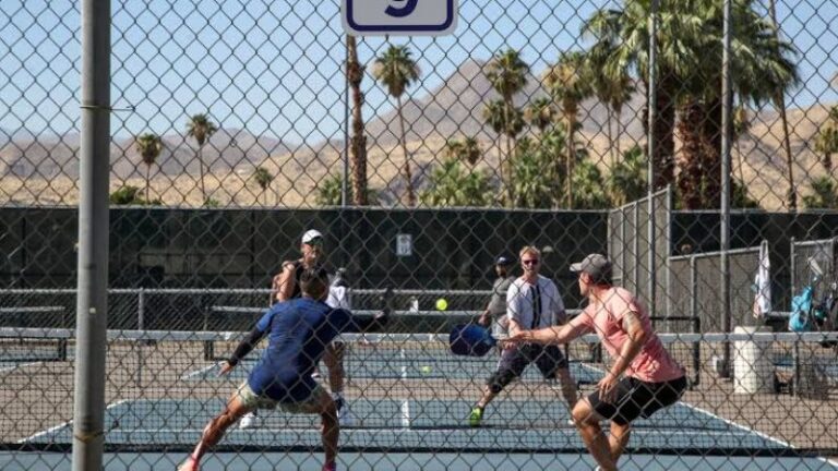 Phòng sốc nhiệt và đột quỵ khi chơi Pickleball ngày hè