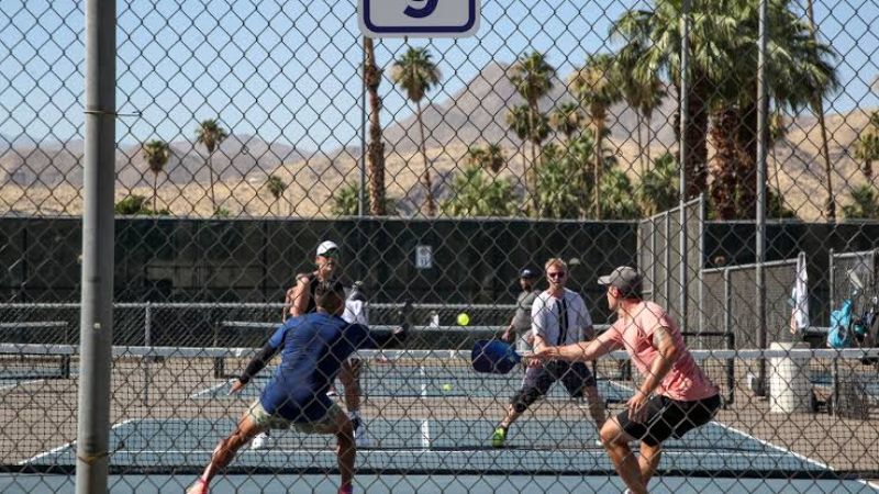 Phòng sốc nhiệt và đột quỵ khi chơi Pickleball ngày hè
