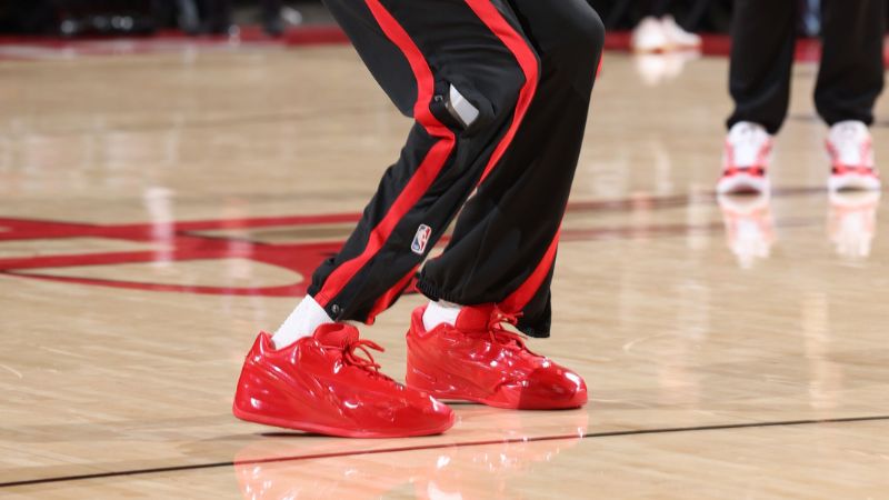 Nike KD 19 sở hữu hệ thống đệm cao cấp Zoom Strobe cùng lót giày đúc 3D và bọt Cushlon 3.0