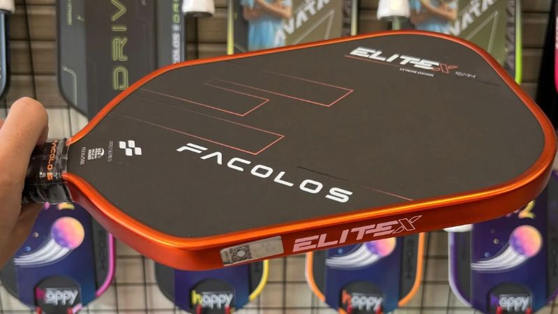 Hãng vợt Facolos bị USAP cấm do sản phẩm thương mại khác với phiên bản được gửi đi kiểm định