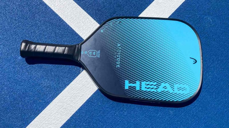 Vợt pickleball Elongated phù hợp với người chơi tập trung sức mạnh hơn sự cân bằng toàn diện
