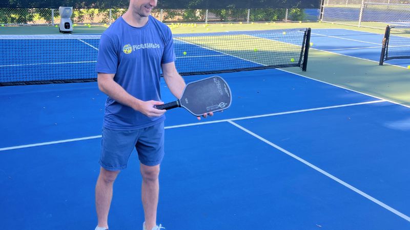 Nhóm vợt Hybrid là sự tổng hoà giữa tầm với và sự thoải mái cho người chơi pickleball