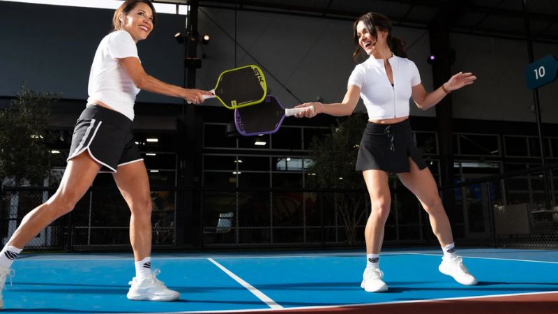 Phản công hiệu quả sau khi xử lý những cú dink hiểm hóc trong pickleball bằng kỹ thuật chuẩn xác