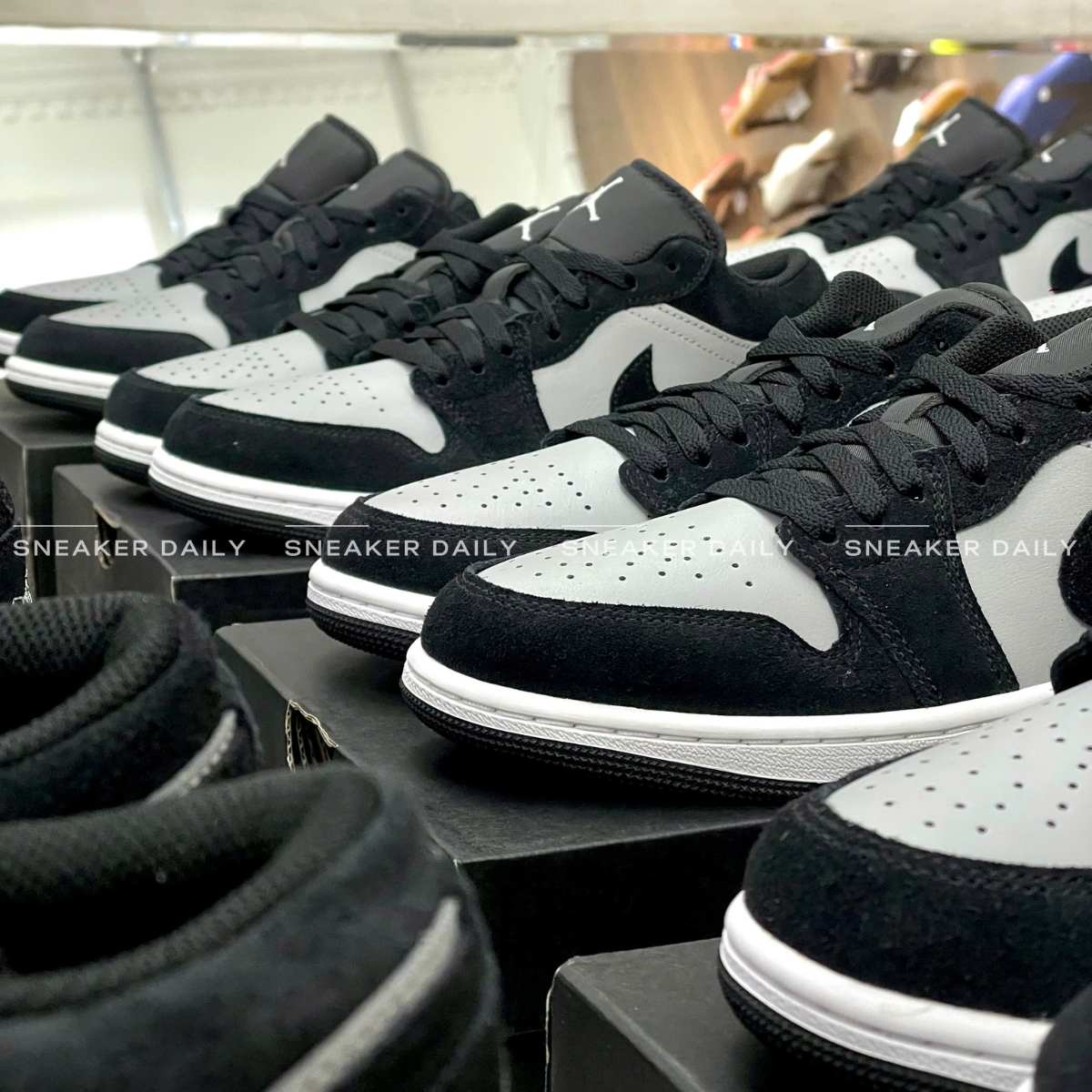 Giày Air Jordan 1 Low "Black/Light Smoke Grey" 553558-048 Giày Air Jordan 1 Low "Black/Light Smoke Grey" 553558-048