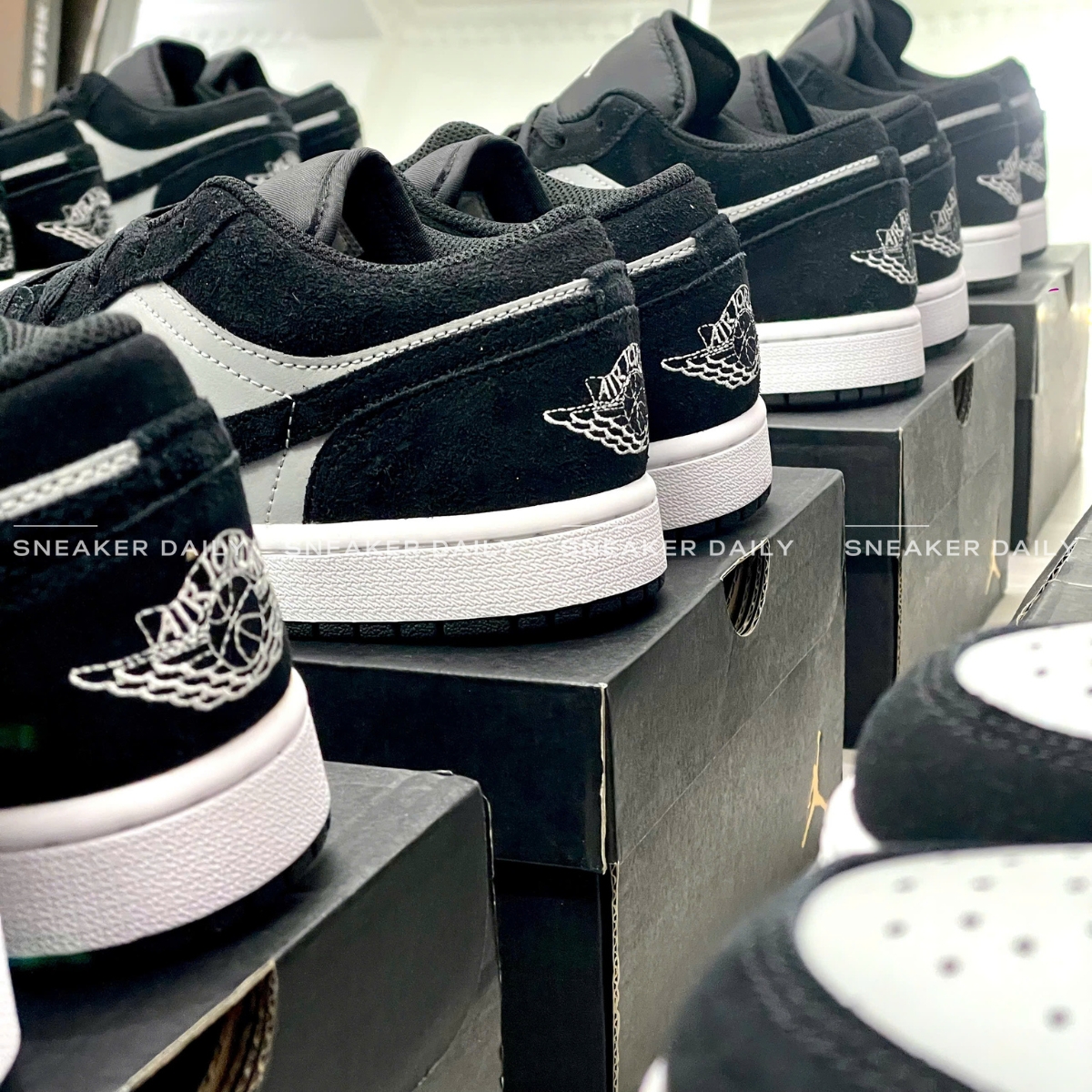 Giày Air Jordan 1 Low "Black/Light Smoke Grey" 553558-048 Giày Air Jordan 1 Low "Black/Light Smoke Grey" 553558-048