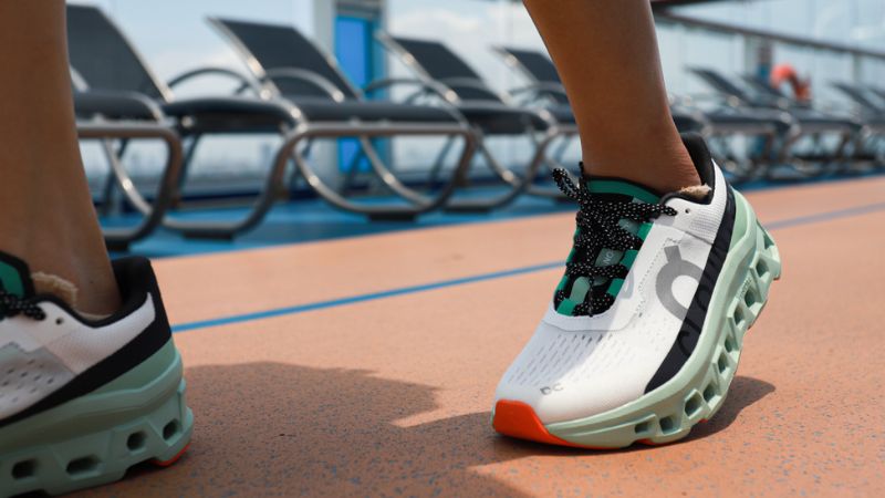 Tìm kiếm các mẫu giày On Running chính hãng tại Sneaker Daily cùng tư vấn chọn đúng size