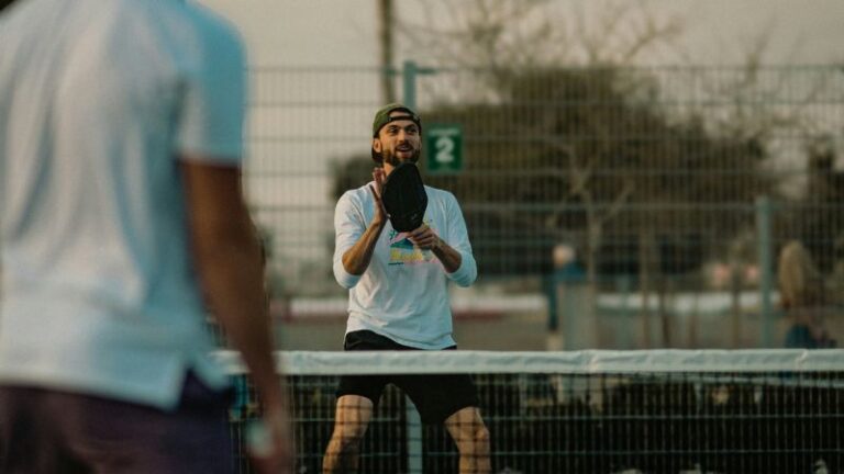 Cách đánh bại người chơi Pickleball có trình độ cao hơn