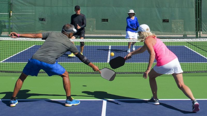 Third Shot Drop giúp người chơi Pickleball tiến lên kitchen và cân bằng thế trận trước đối thủ