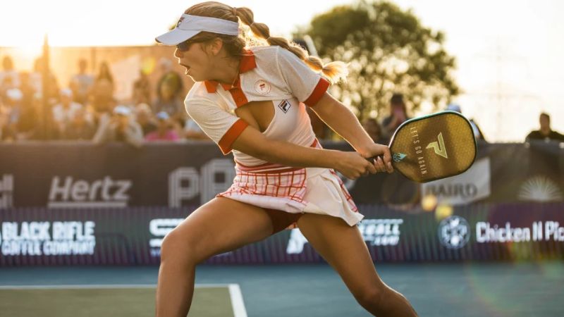 Chiến thuật ghi điểm Pickleball tập trung vào backhand, khoảng giữa và những khoảng trống của đối thủ