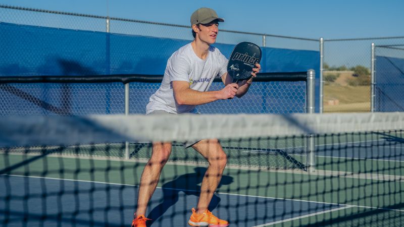 Volley gần lưới cần lực vừa phải để duy trì quyền kiểm soát