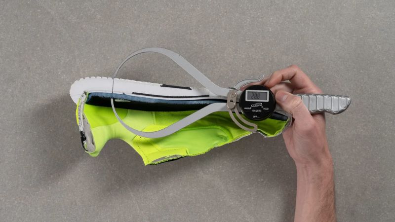 Đệm Lightstrike adidas Defiant Speed 2 giúp giảm chấn tốt ở gót, duy trì cảm giác sân