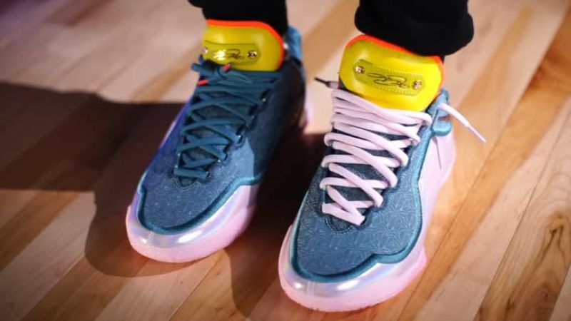 Upper Nike LeBron 23 kết hợp jacquard, TPU và da patent giúp tăng độ ôm chân và ổn định