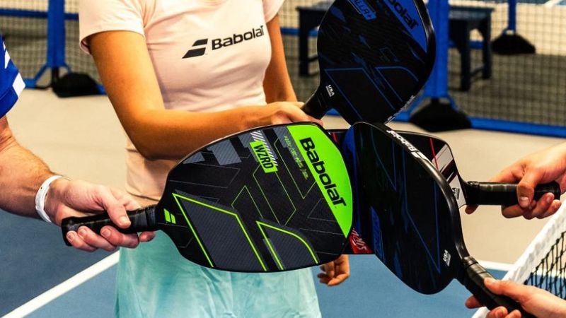 Tư vấn và mua vợt pickleball phù hợp tại Sneaker Daily