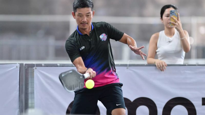 Đỗ Minh Quân phối hợp ăn ý cùng đồng đội, tạo nên cặp đôi vàng của pickleball Việt Nam