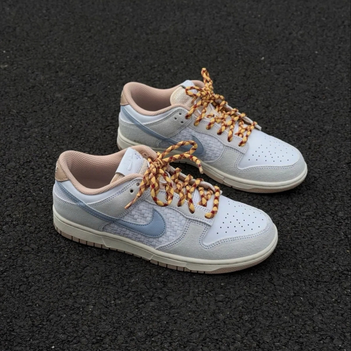 Giày Nike Dunk Low Retro SE 'White Hydrogen Blue Shimmer' IW2016-141 Giày Nike Dunk Low Retro SE 'White Hydrogen Blue Shimmer' IW2016-141