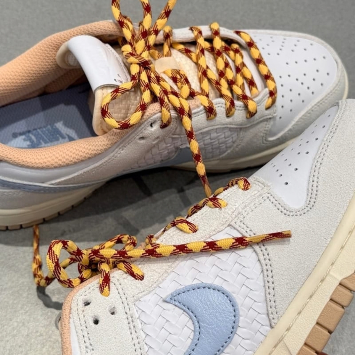 Giày Nike Dunk Low Retro SE 'White Hydrogen Blue Shimmer' IW2016-141 Giày Nike Dunk Low Retro SE 'White Hydrogen Blue Shimmer' IW2016-141