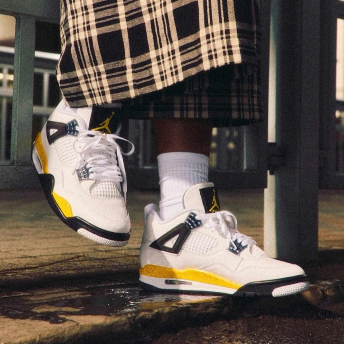 Giày Air Jordan 4 Retro 'Tour Yellow' IO2463-102 Giày Air Jordan 4 Retro 'Tour Yellow' IO2463-102