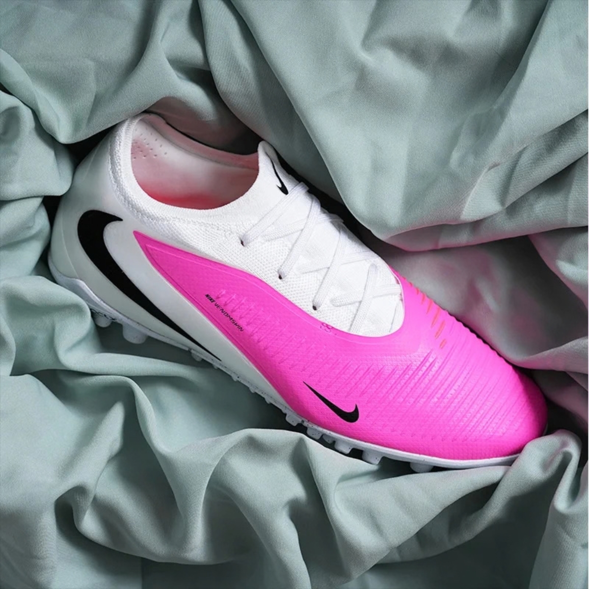 Giày Nike Phantom 6 Low Pro TF 'Breakout Pack' IQ2155-900 Giày Nike Phantom 6 Low Pro TF 'Breakout Pack' IQ2155-900