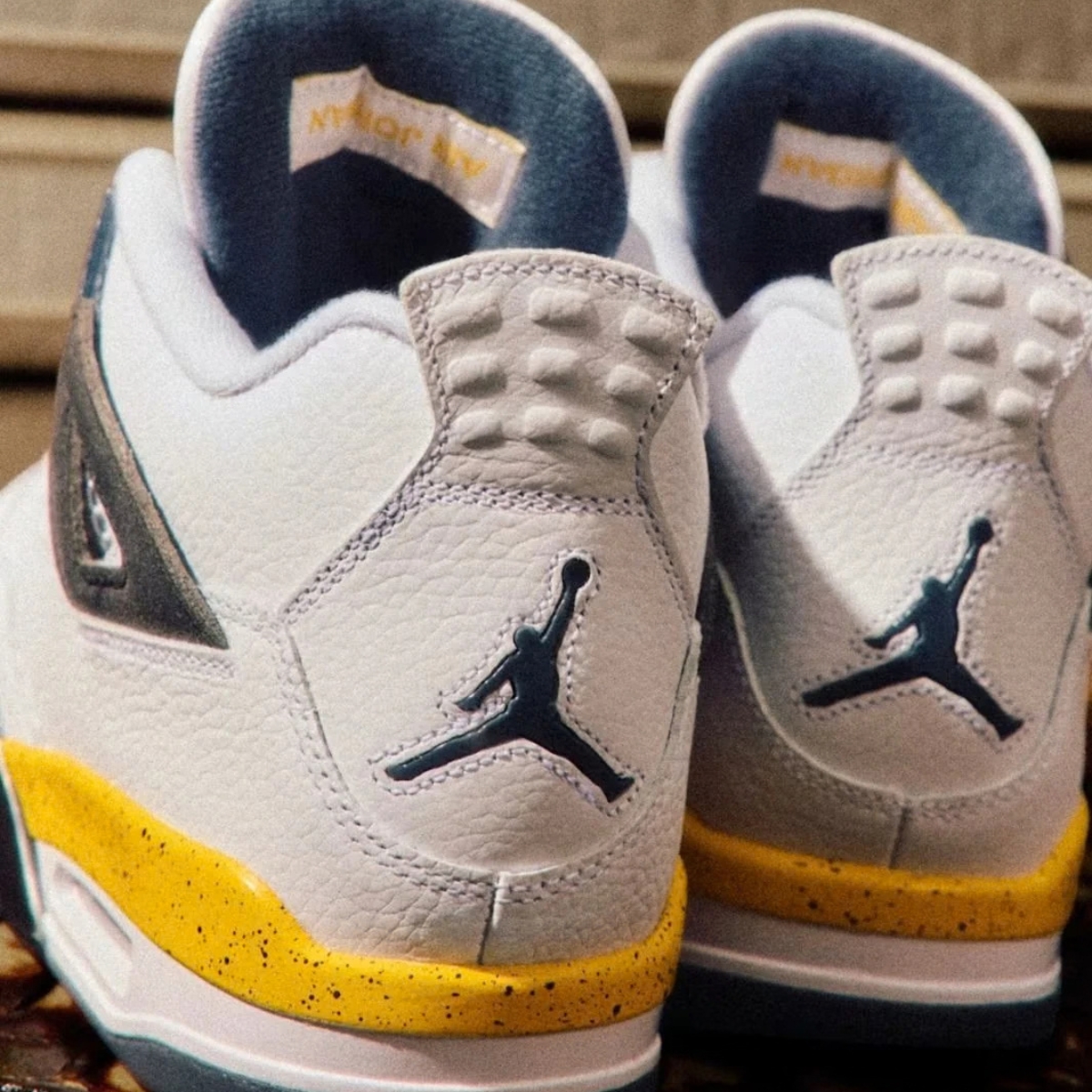 Giày Air Jordan 4 Retro 'Tour Yellow' IO2463-102 Giày Air Jordan 4 Retro 'Tour Yellow' IO2463-102