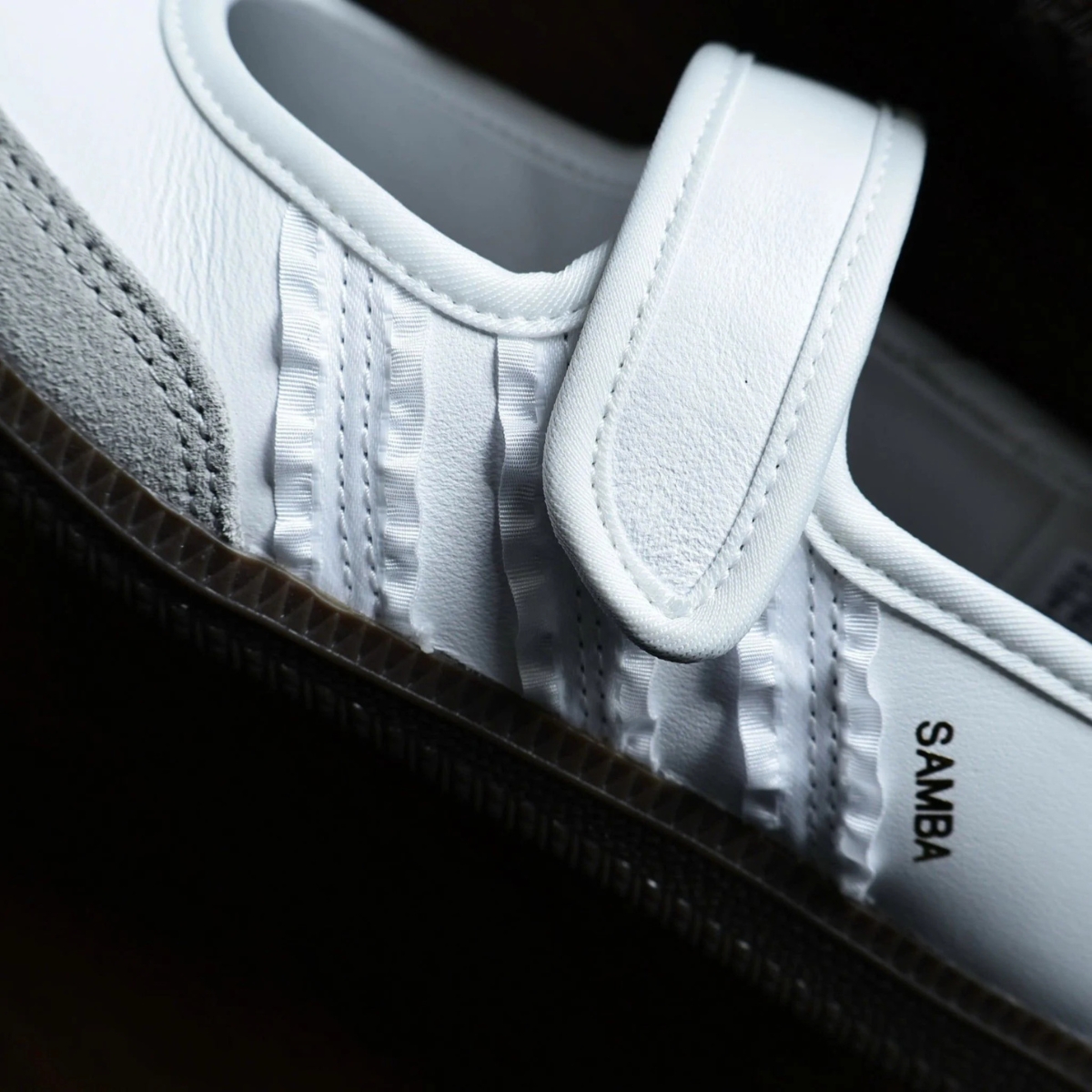 Giày Adidas Samba Jane 'Cloud White' KZ6692 Giày Adidas Samba Jane 'Cloud White' KZ6692
