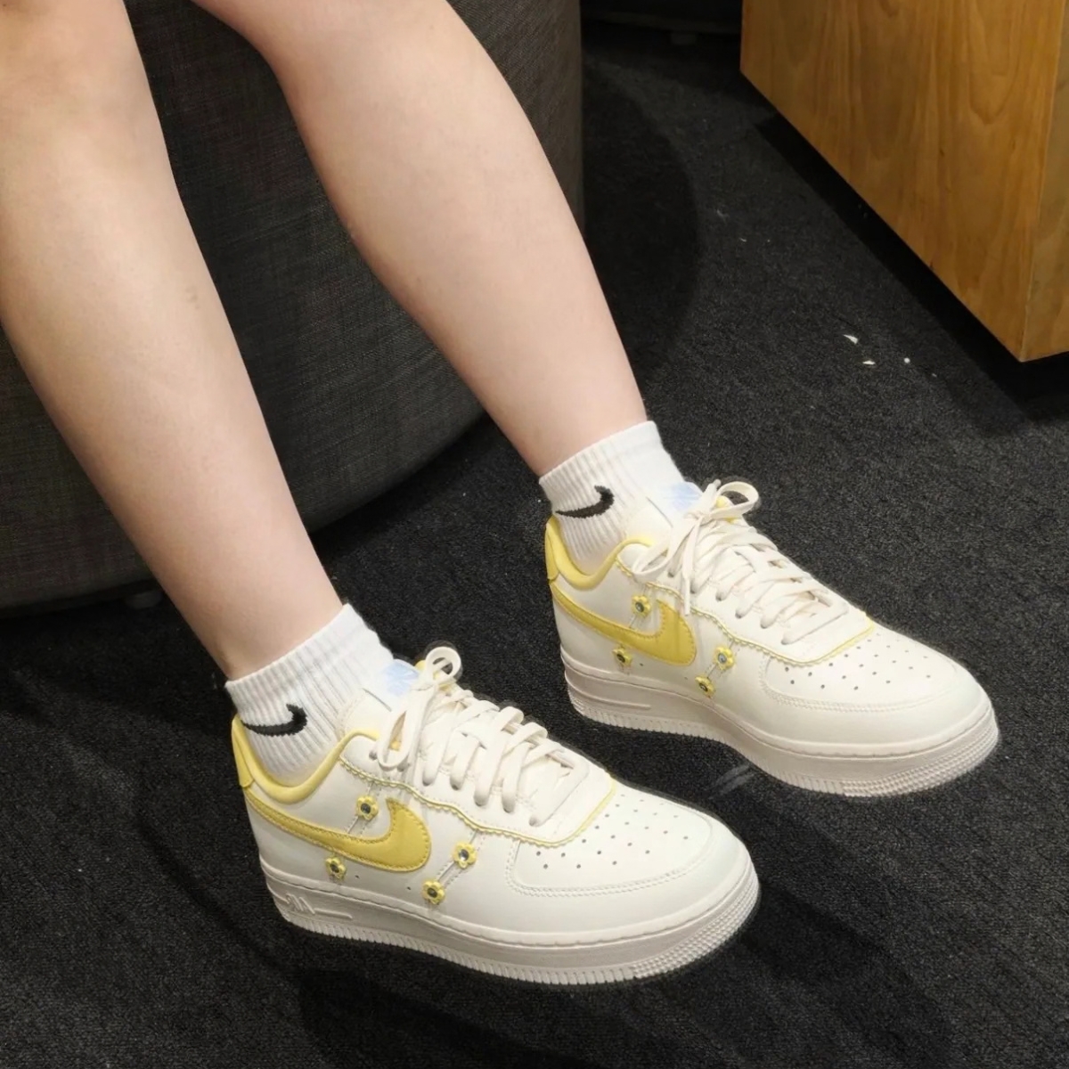 Giày Nike Air Force 1 '07 'Sail Soft Yellow' IW2348-170 Giày Nike Air Force 1 '07 'Sail Soft Yellow' IW2348-170