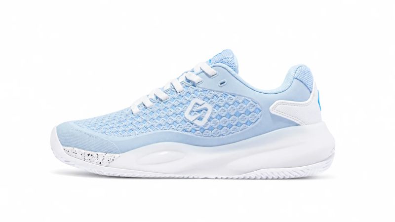 Chất liệu lưới trên G1 Court Shoe giúp tăng khả năng thoáng khí trong các trận đấu dài