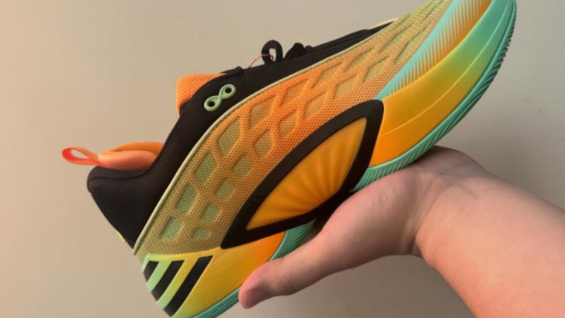Mua giày bóng rổ chính hãng, hỗ trợ chọn size phù hợp tại Sneaker Daily