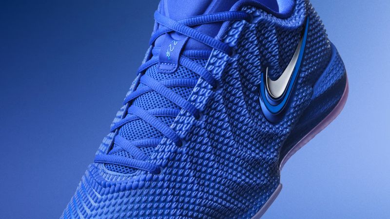 Công nghệ Nike Opticast tạo cấu trúc nâng đỡ chọn lọc, lấy cảm hứng từ chữ C và số 2