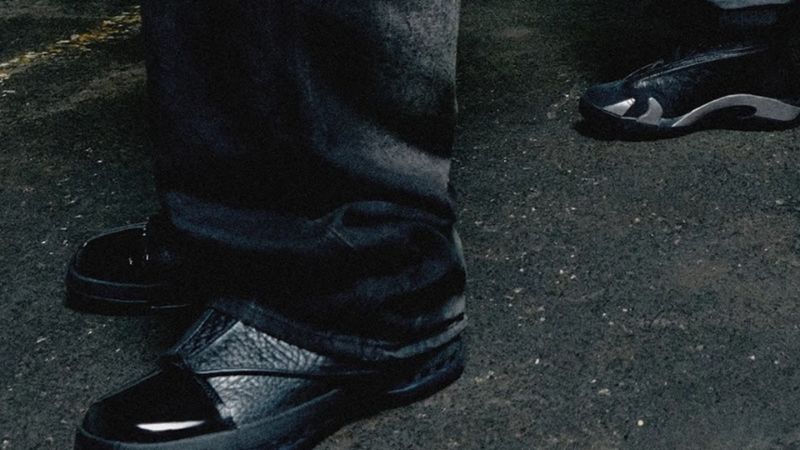 Bộ sưu tập Jordan "Black Pack" trình làng dễ phối cùng trang phục đen tối giản