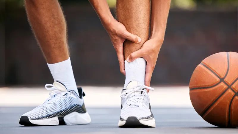 Cách break in giày bóng rổ mới cần thời gian, tránh thi đấu toàn lực ngay lần đầu