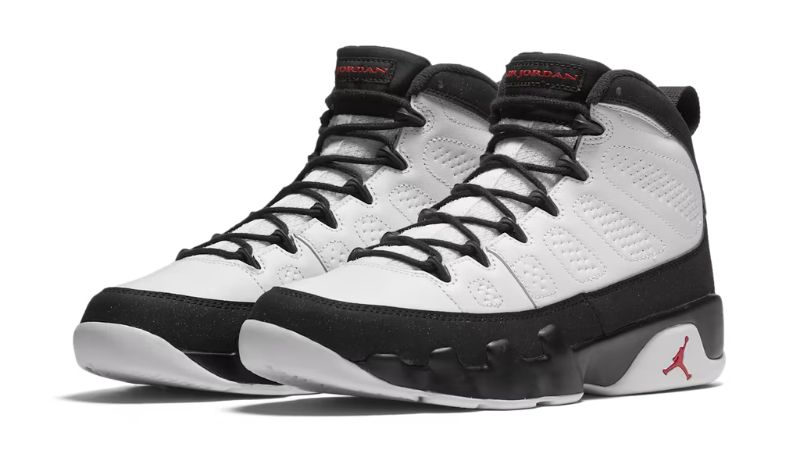 Air Jordan 9 xuất hiện trong Space Jam năm 1996 cùng Michael Jordan và tạo dấu ấn văn hóa