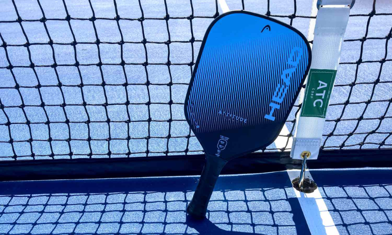 Các tiêu chí chọn vợt pickleball gồm core, mặt vợt, swing weight và điểm cân bằng phù hợp lối chơi